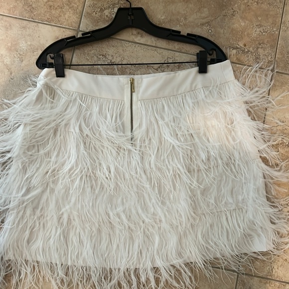 NEW!  Club Monaco mini skirt - Picture 2 of 4